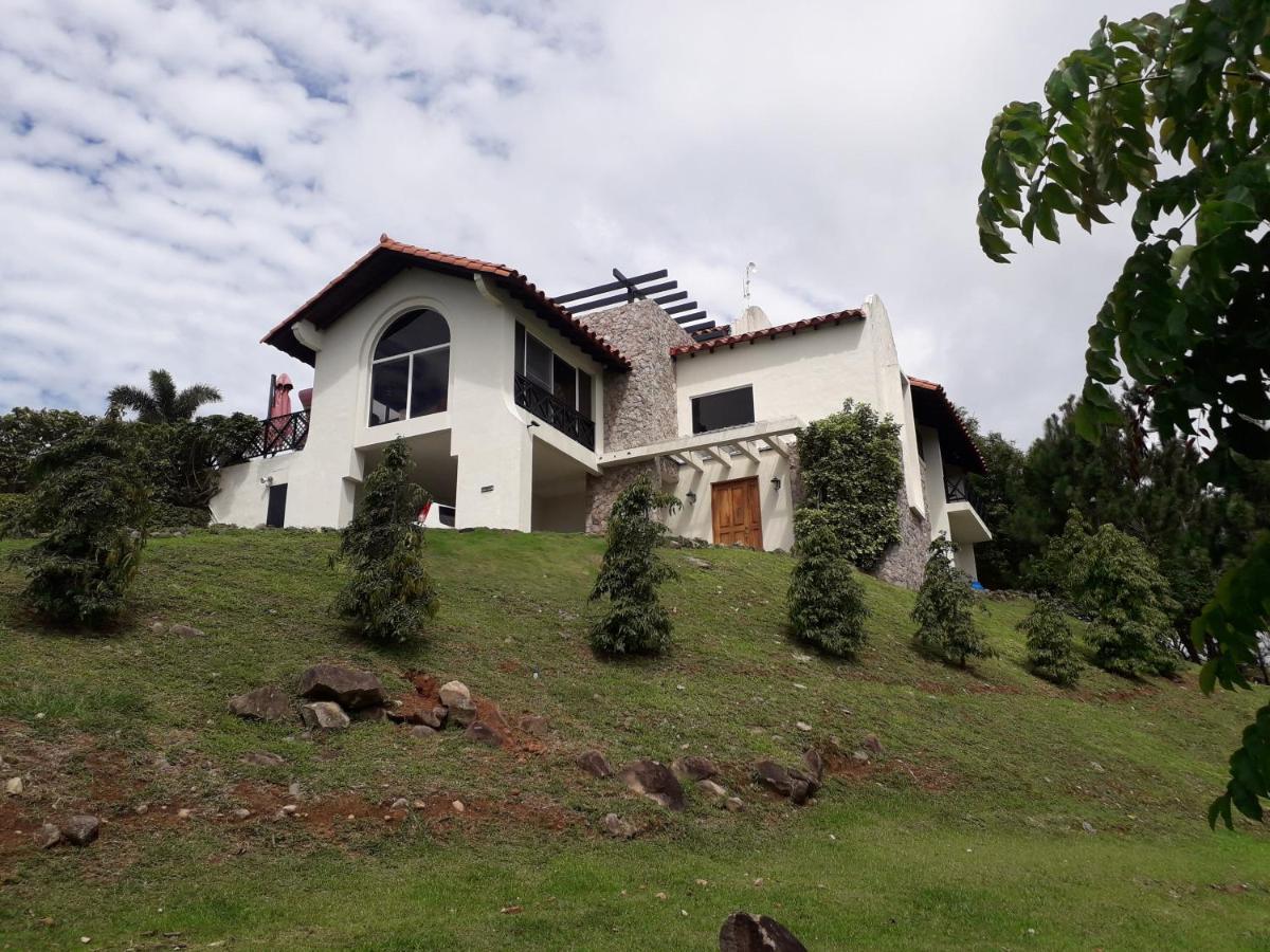 Hawk'S Nest Bed & Breakfast La Laguna de San Carlos エクステリア 写真